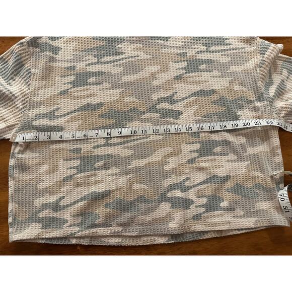 Natural Reflections Women’s Camo Waffle Knit Sweater Large - Picture 6 of 9
